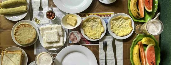 Traditional Sri Lankan breakfast at guesthouse in Ella