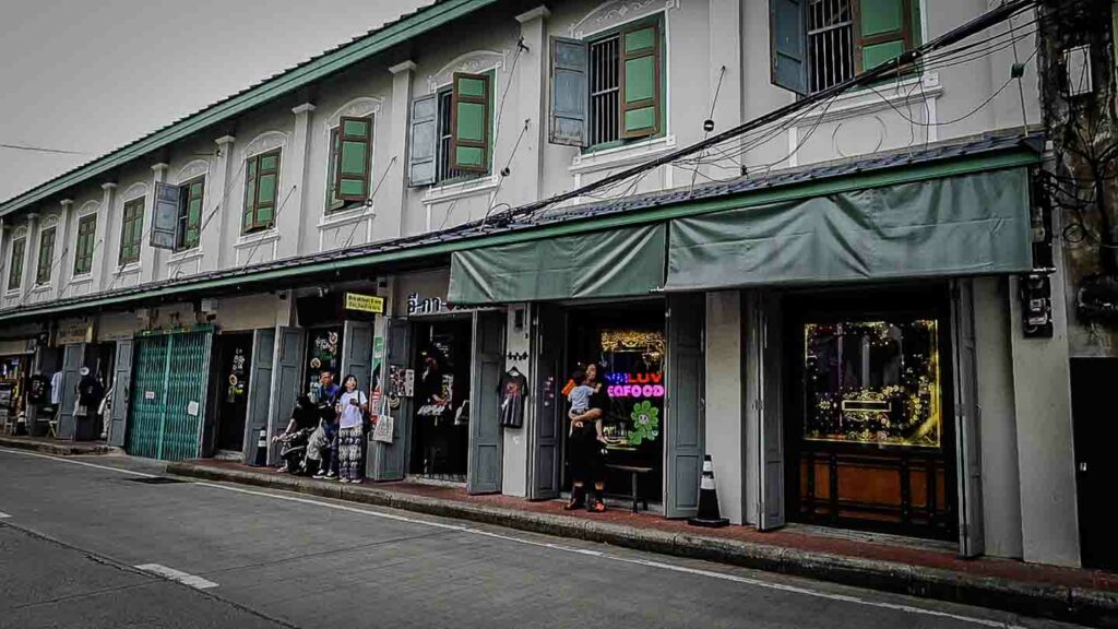 Road of Cinnamon exterior song wat street bangkok