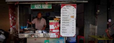 Alees Rotee in Chiang Mai, roti street food vendor